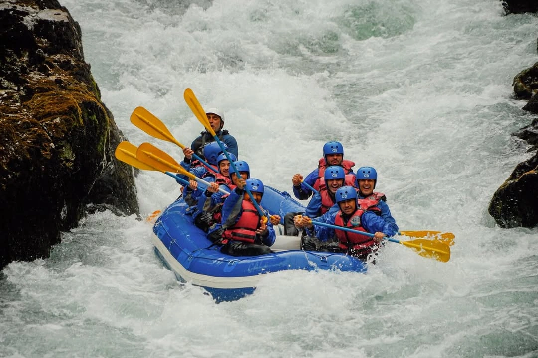 River rafting in Rishikesh rapids